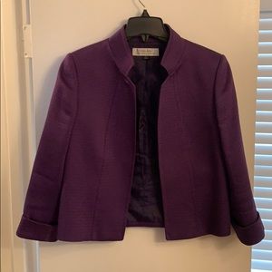 Three quarter length sleeve blazer
